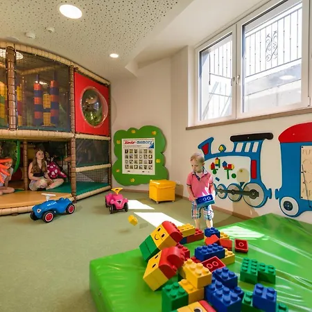 Liebes Caroline 4-sterne-hotel 佩尔蒂绍