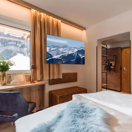 Liebes Caroline 4-sterne-hotel 佩尔蒂绍